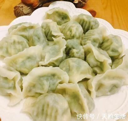 芸苔属|秋天,怎么都吃不腻,包成饺子即可,感觉比韭菜馅儿鲜比萝卜馅儿香,越吃越过瘾