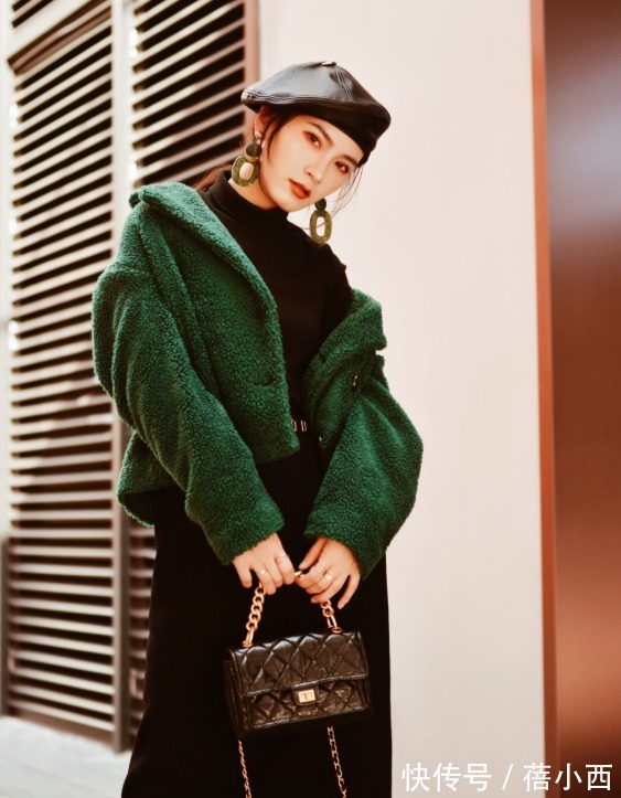 毛茸茸|冬季穿搭要有女人味,试试“毛茸茸的外套”,精致与温柔感都有了