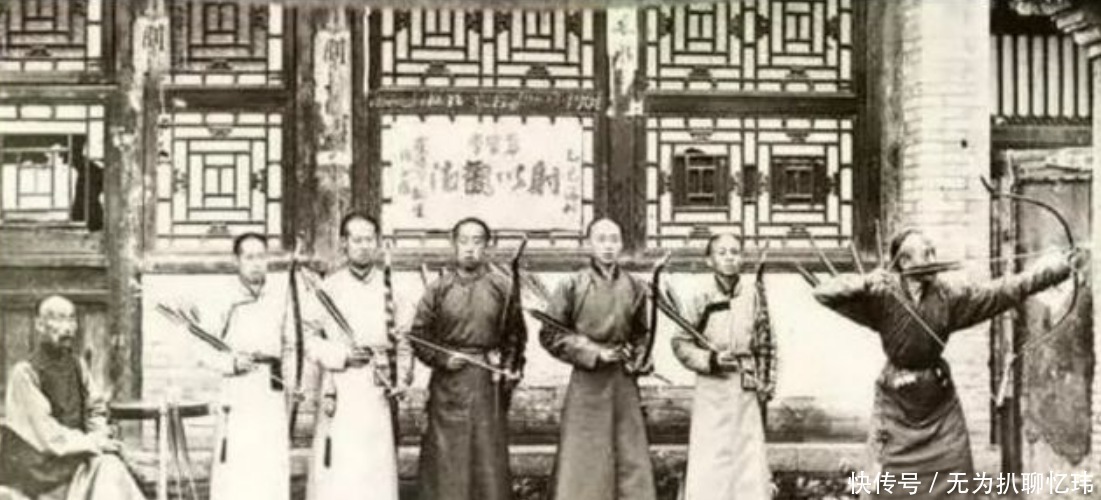 珍贵|清末珍贵老照片：小女孩街边卖艺，死刑犯跪地求饶！