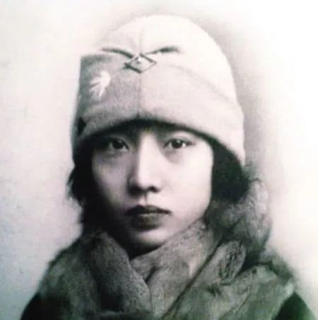 小传|孟小冬小传:与梅兰芳游龙戏凤,被杜月笙明媒正娶的反串“冬皇”