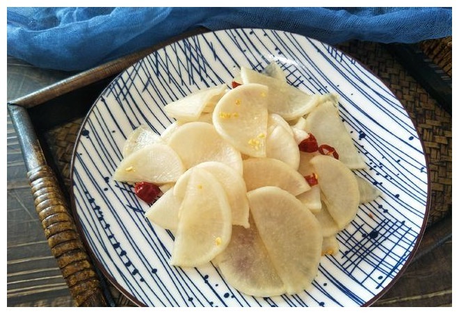 腌萝卜,别只会放盐,教你1个秘制做法,清脆爽口2个小时就能吃