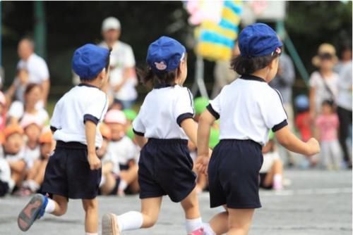 孩子|两张幼儿园“缴费单”火了，家长看后一脸无奈：哪还有钱生二胎？