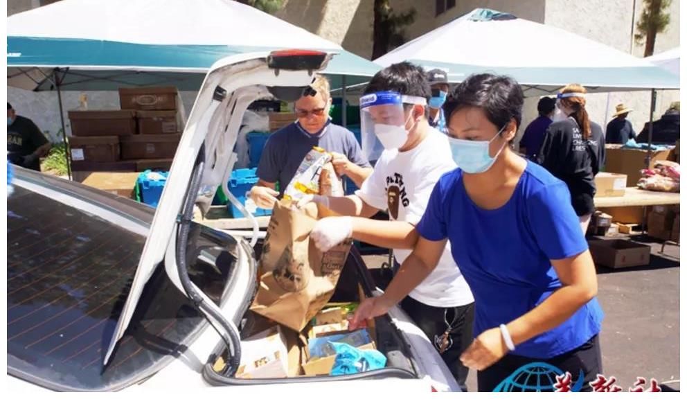 著名主持人、導(dǎo)演劉瑋榮獲中國社會福利基金會頒發(fā)“公益慈善特別貢獻(xiàn)獎”