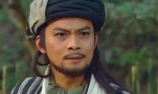 乔峰被誉为中原第一人,打谁都是略胜一招,这两人对上他却是完克