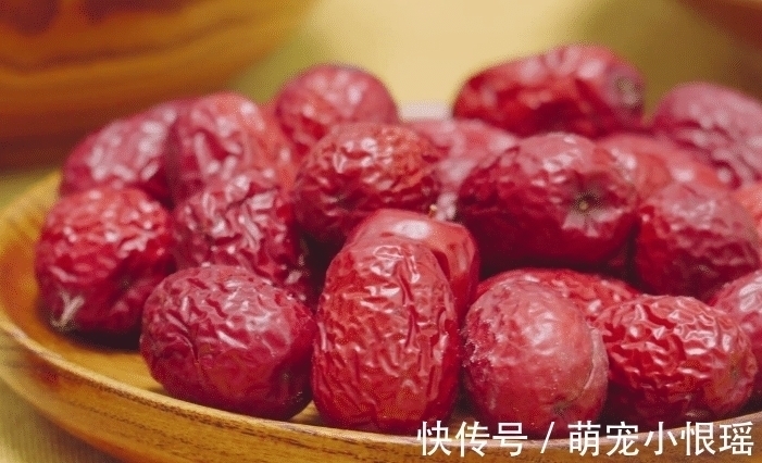 想吃红枣糕不用买,不揉面,不发面,软嫩蓬松又营养,孩子特喜欢