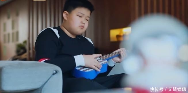 太子爷|变形计：迎来乐华太子爷，镜头扫到正脸时，网友：是来出道的吗？