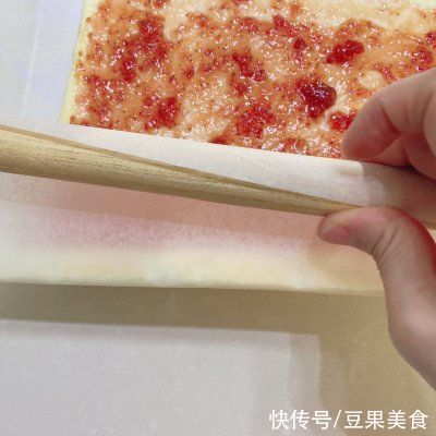 烤盘|史上最好吃的酸酸甜甜的虎皮天使蛋糕卷做法