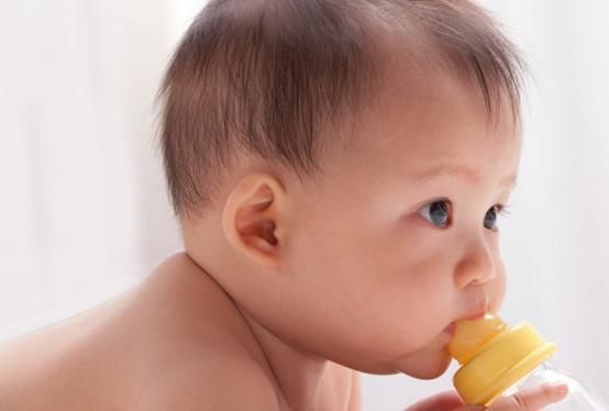 添加剂|牛奶营养丰富,给宝贝喝应注意筛选,不要被那些花样所欺骗