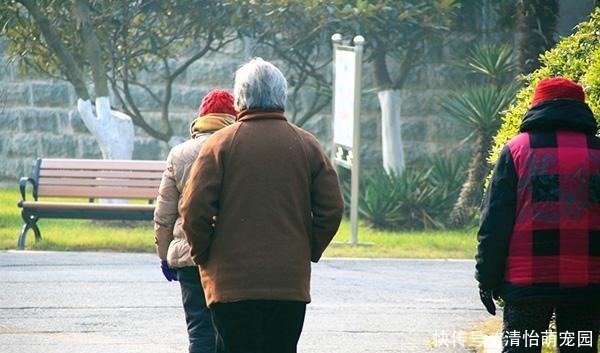 平均寿命|人活到多大年纪才能算长寿?别想太多,活到这岁数,就该知足