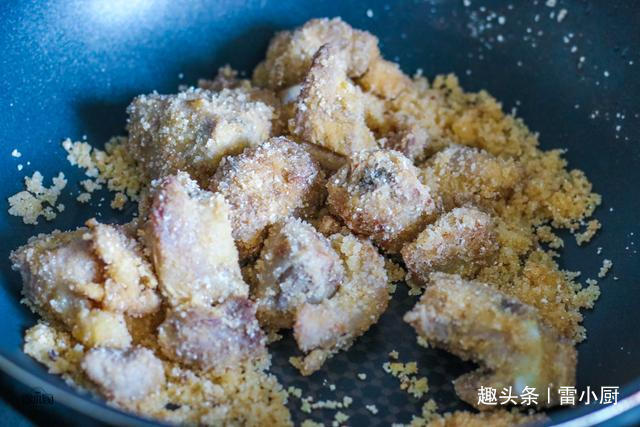 粉蒸排骨好吃有诀窍,详细的做法和技巧告诉你,香气扑鼻入口软糯