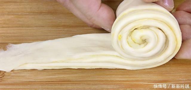 面团|手撕面包这样做,柔软筋道又拉丝,一层一层撕着吃,太香了