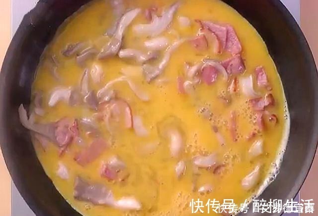 这个早餐饼是女儿的最爱,营养全面,早起15分钟就能搞定