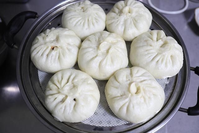 酱香浓郁的猪肉粉条包子，这么做倍儿香，玩儿似的吃3个没过瘾