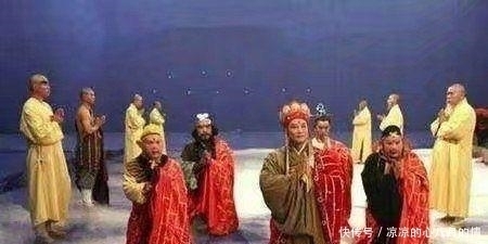 难怪白龙马被封为天龙马却不抱怨,你看那个位置原本是留给谁的