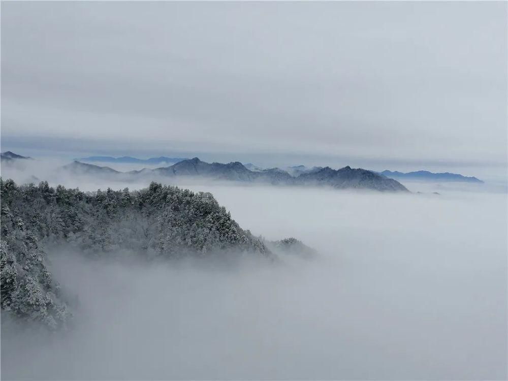 美成|美炸了！雪后鬼谷岭雾凇云海，银装素裹美成仙境！