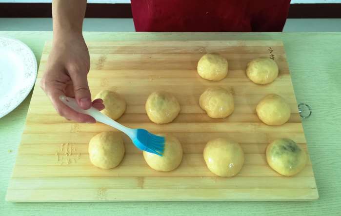 不用烤箱,教你在家做豆沙小面包,松软香甜零添加,越吃越香