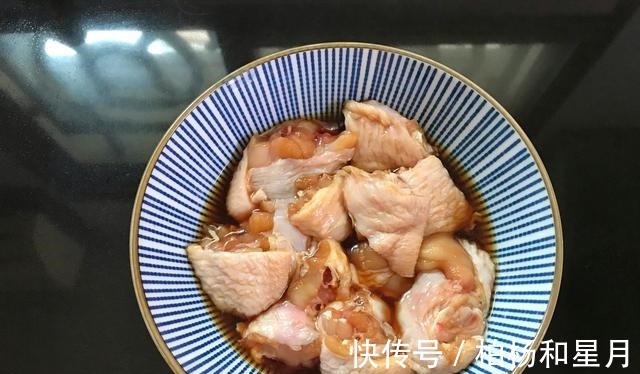 天冷了,我家常做这道懒人焖饭,不用开火,饭菜一锅出,简单好吃!