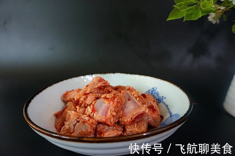 入味|排骨这么做味道完全不同,香辣入味,隔壁家的小孩儿都馋哭了