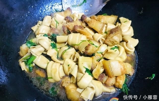 做红烧肉时,加上这食材,肉味道香,口感好,有食欲