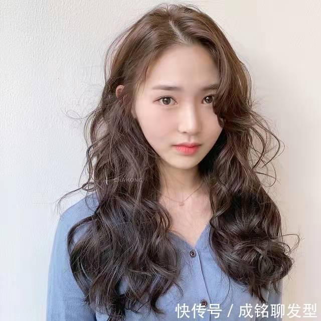 打理 烫法式卷步步惊云,烫羊毛卷大型翻车,还是“造型烫”比较靠谱