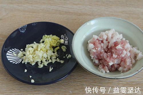 冬天,这碱性食物要多吃,咸香软糯,满满都是馅料,每次最少吃6个