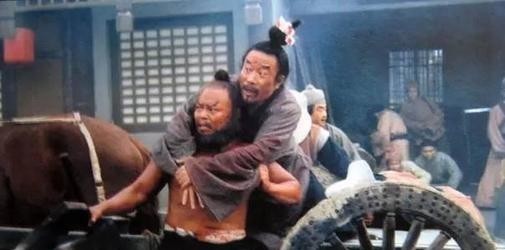 说出|没想到招安就是一个坑,李逵死前说出22个字才看透了宋江的本质