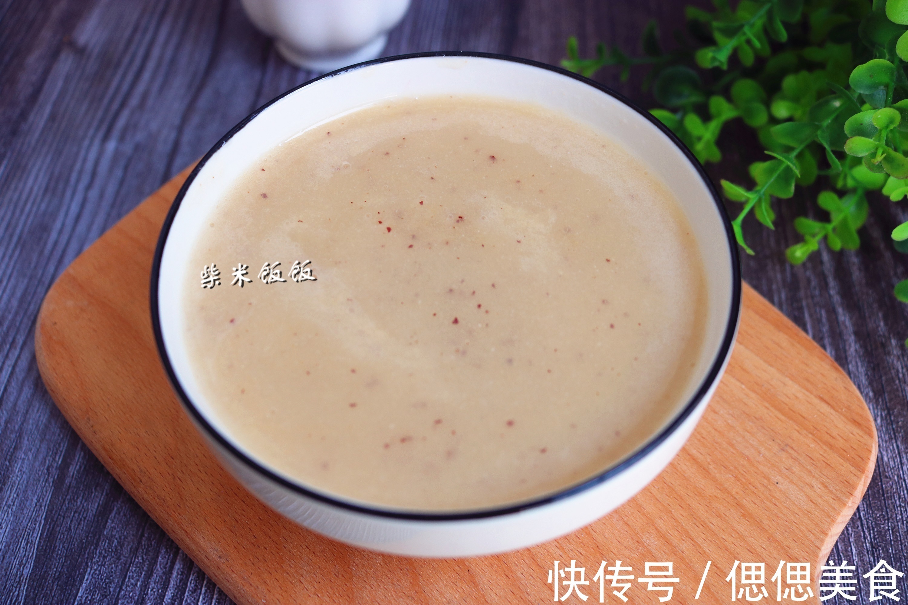 女人想要不显老，早餐多喝它，胶质满满，比牛奶强