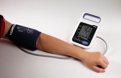 氢氯噻嗪|60岁的人血压多少算正常?心血管医生告诉你