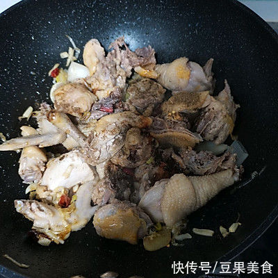 土鸡|新疆大盘鸡&裤带面～超还吃，我家三天两头吃一次