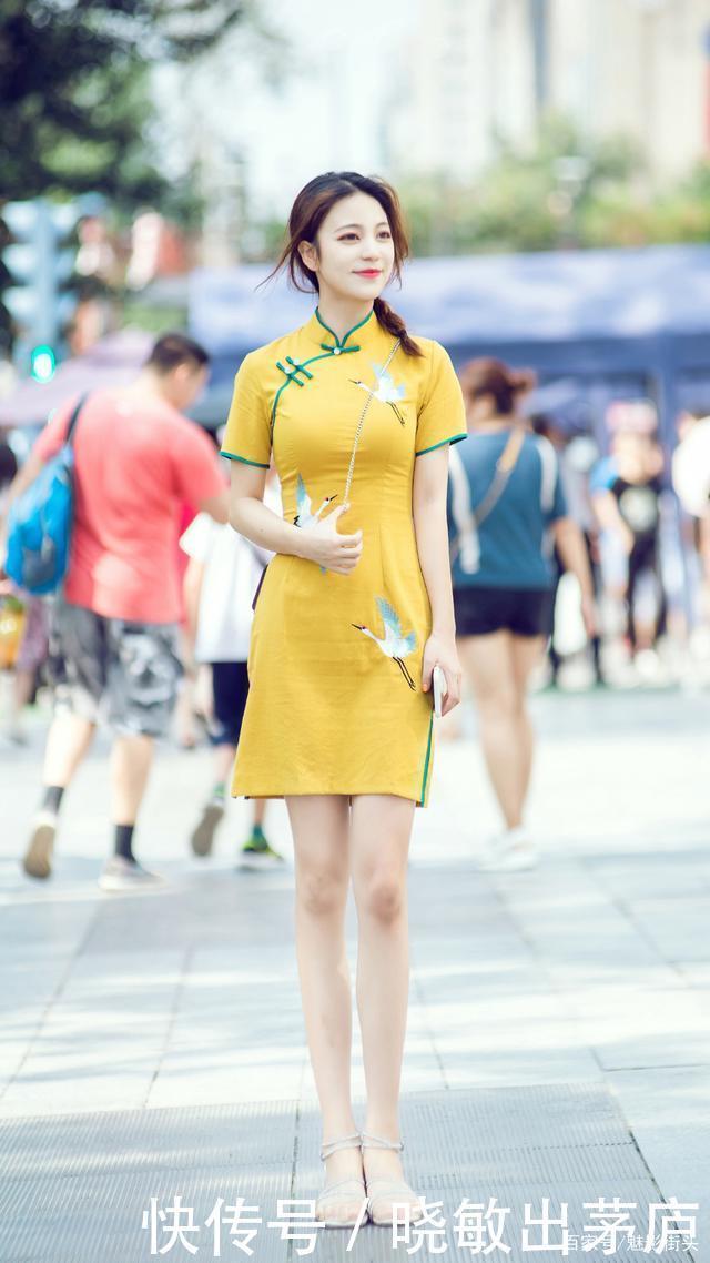 金秋十月,追求时尚的姑娘大胆启用黄色,时髦洋气又好看