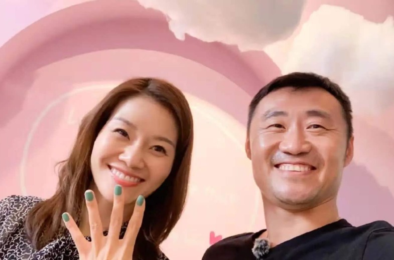 音乐家|同名李娜命运却大不同,一个嫁初恋获幸福,一个2次爱上有妇之夫