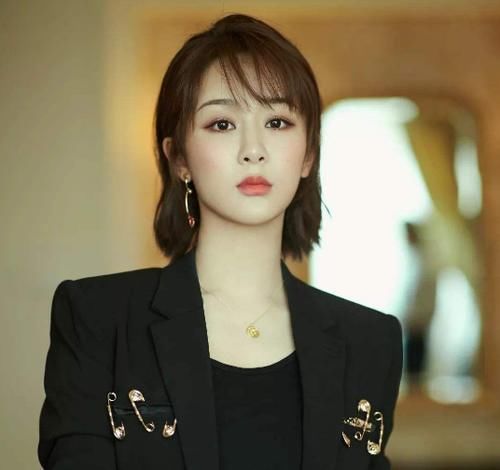 “最火”藝人排名大換血：楊紫僅第6，王炸姐弟齊進前三，榜首不可撼動！