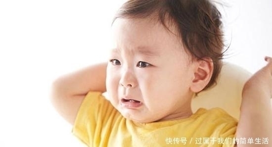 孩子|动不动就哭的孩子，与忍着不哭的宝宝，两者长大后差距明显