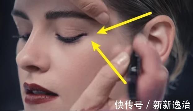 彩妆|香奈儿化妆师给克里斯汀化妆，开始以为眼线画错了，最后才明白什么是大神