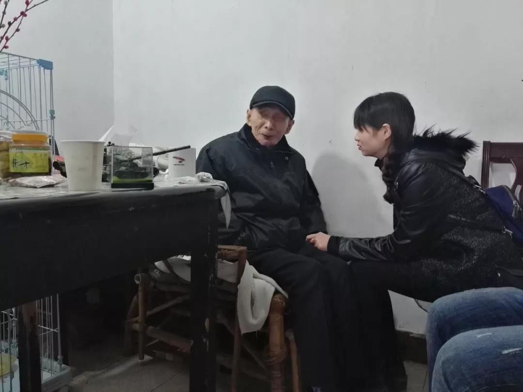 身份|老人隐姓埋名71年,因一章印暴露身份,部队立即出动6辆坦克