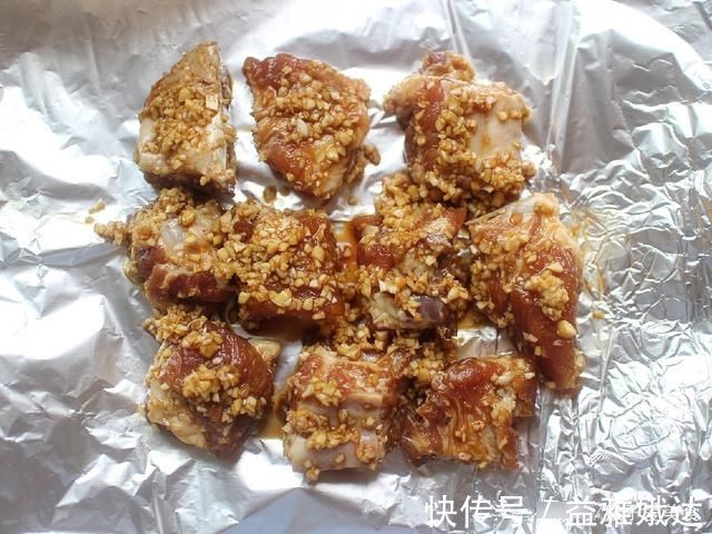 世界杯|排骨这样做,不用一滴油,简单省事还好吃,端上桌根本不够分
