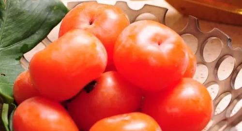 痛经|女人来例假，这4种食物再馋也别吃，会加剧痛经，对子宫健康不利