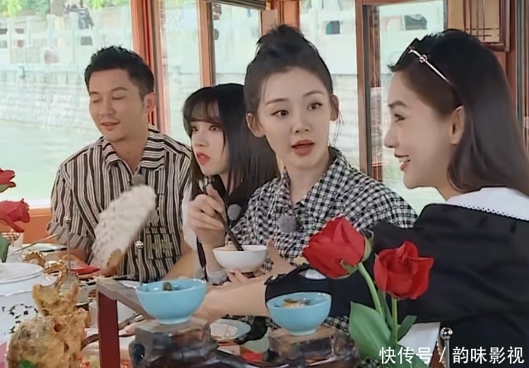 眼光 奔跑吧9:苗苗起床后,谁发现桌上的“大方盒”了?郑恺眼光真毒