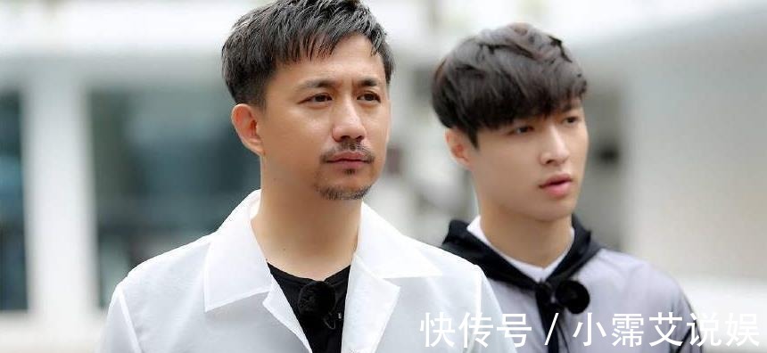 駕照|張藝興曬拖拉機(jī)駕駛證,錄制綜藝太用心,《向往的生活》好戲來了