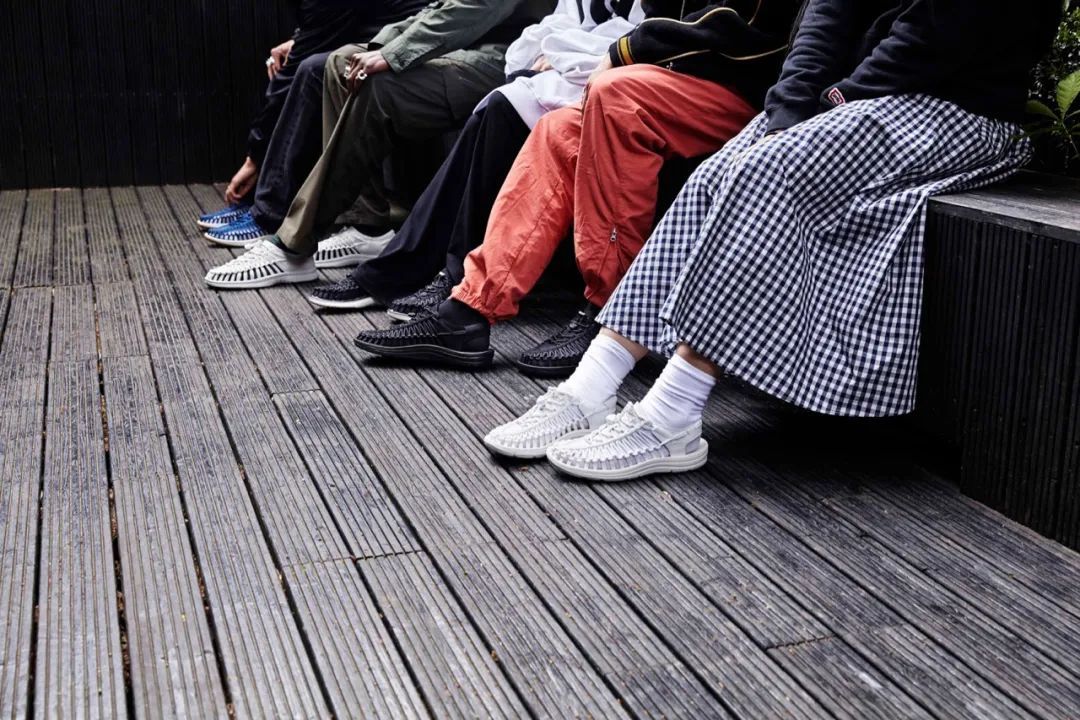 s凉鞋砍男术，男生都爱这样穿凉鞋的女生｜夏日凉鞋集合