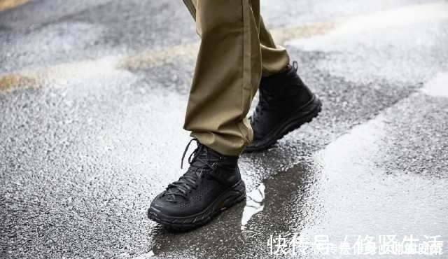 买了这些防水球鞋,我巴不得每天都下雨