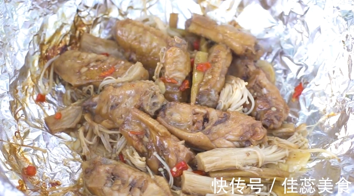 小孩|零失误的鸡翅做法,不加一滴水,入味又鲜滑,大人小孩抢着吃!