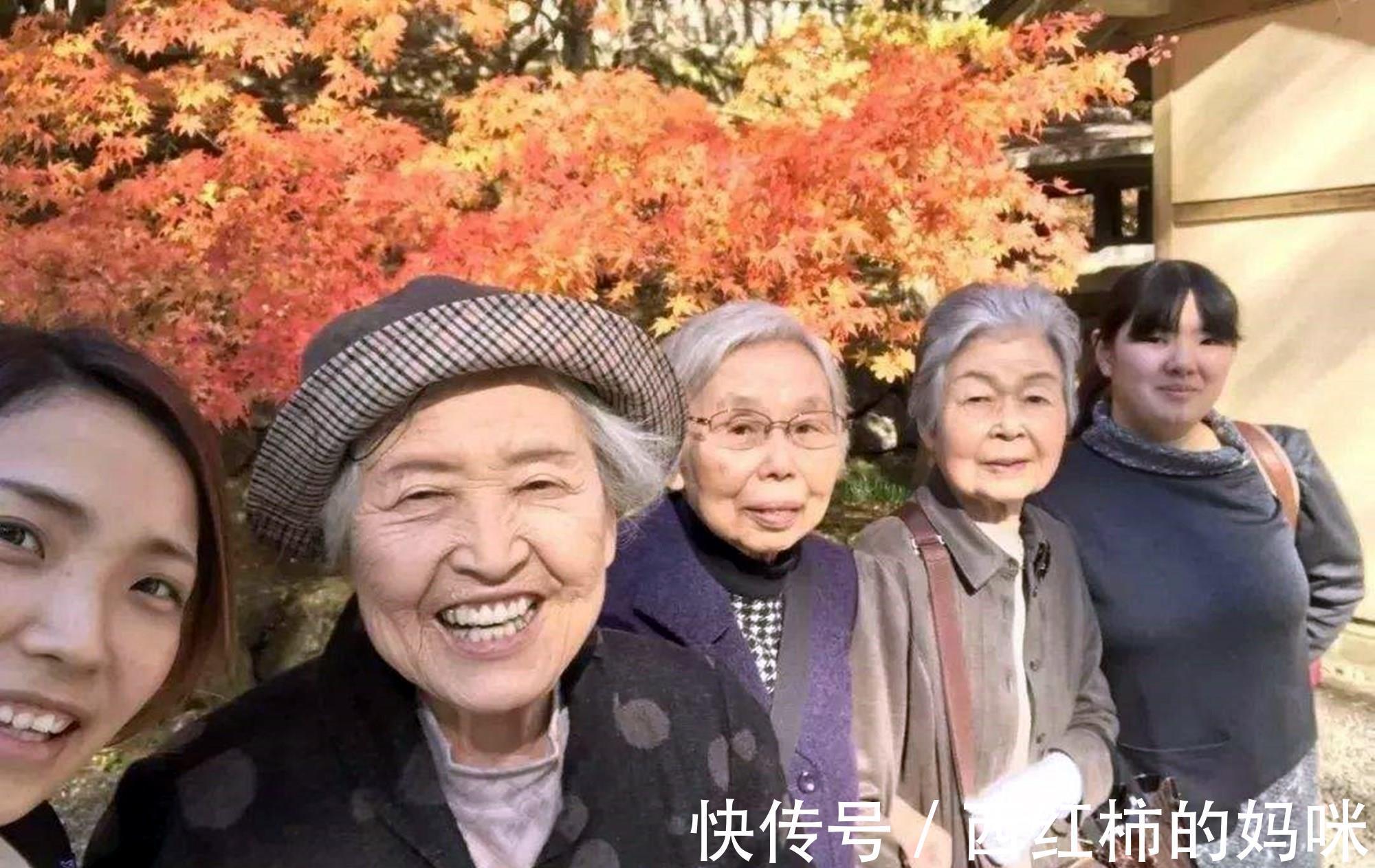 孝顺|假孝顺式养老“横行”,子女争先模仿,父母只能偷偷抹泪
