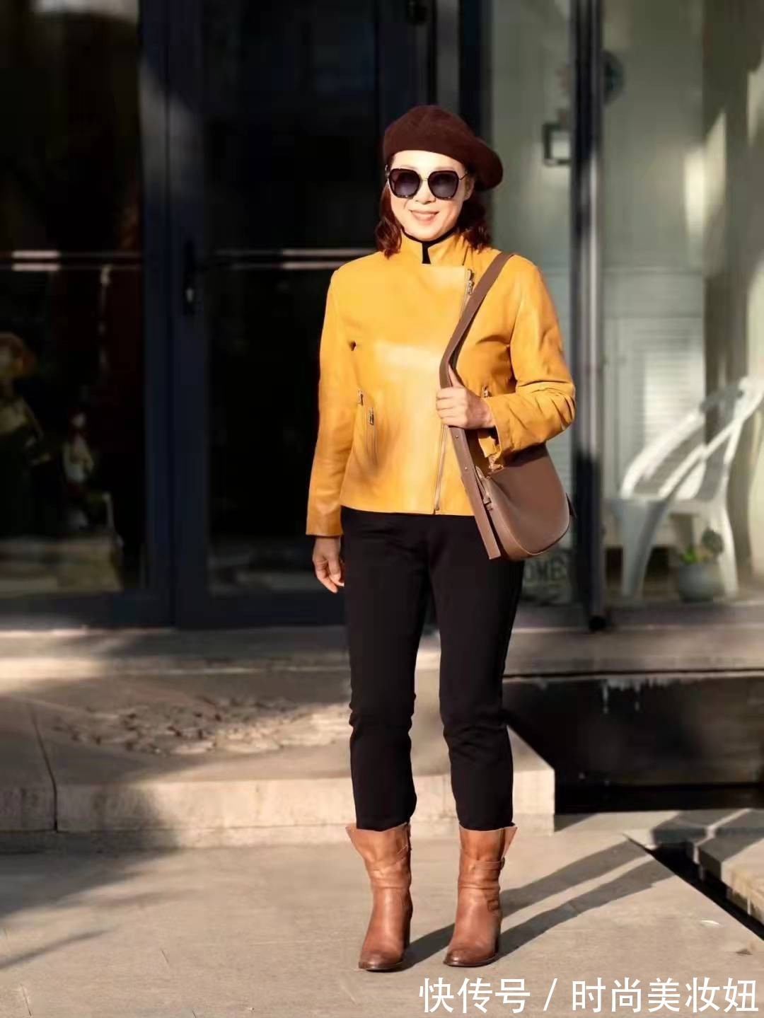 皮衣 终于找到适合60岁的“皮衣”搭配,8套不重样的穿搭,时尚减龄