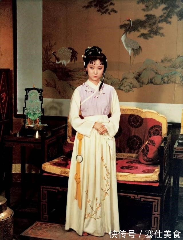 宝钗&《红楼梦》之谜贾府众多姑娘,王熙凤为何独独敬重林黛玉一人