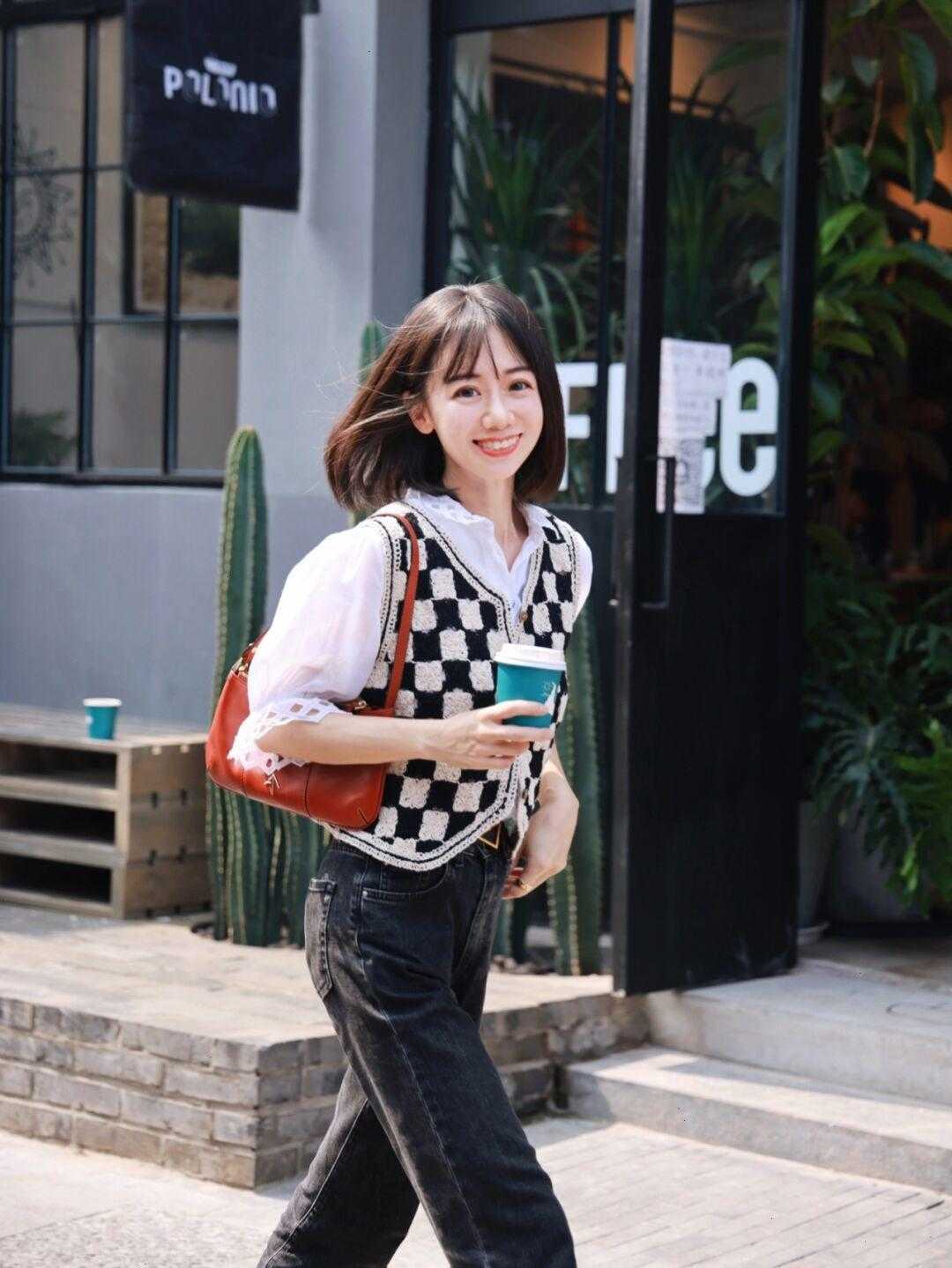 时髦精 时髦精们集合了!今年大火的棋盘格单品我给大家整理了,千万码住