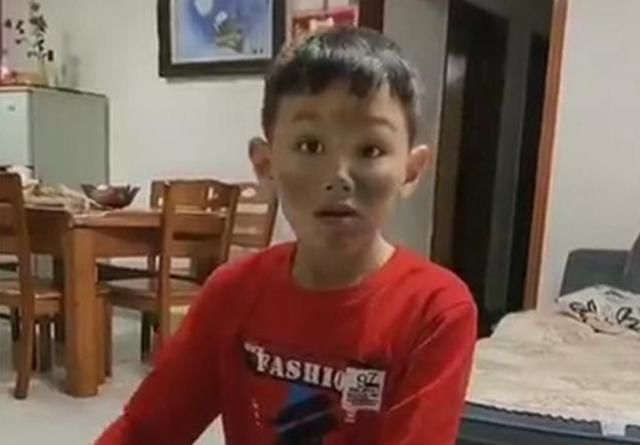 杨女士|“最硬核妈妈”火了,只用一招让孩子乖乖写作业,网友:值得学习