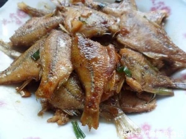  5年长不到3厘米，以前乡下用来喂鸭子，现在却很珍贵，5元一条