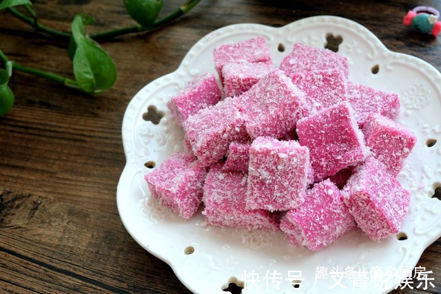 夏天的懒人甜品,自己做特简单,火龙果加奶粉,营养更健康