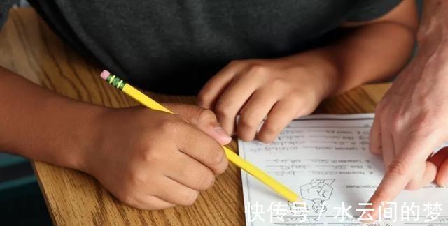 家长|9岁女儿从10楼一跃而下，因为家长一句话，毁掉娃的一生